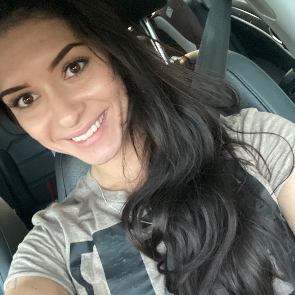 Meet your Posher, Krizta - Picture 2 of 3